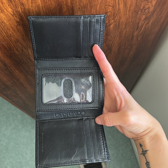 Calvin Klein Wallet - Picture 4 of 8